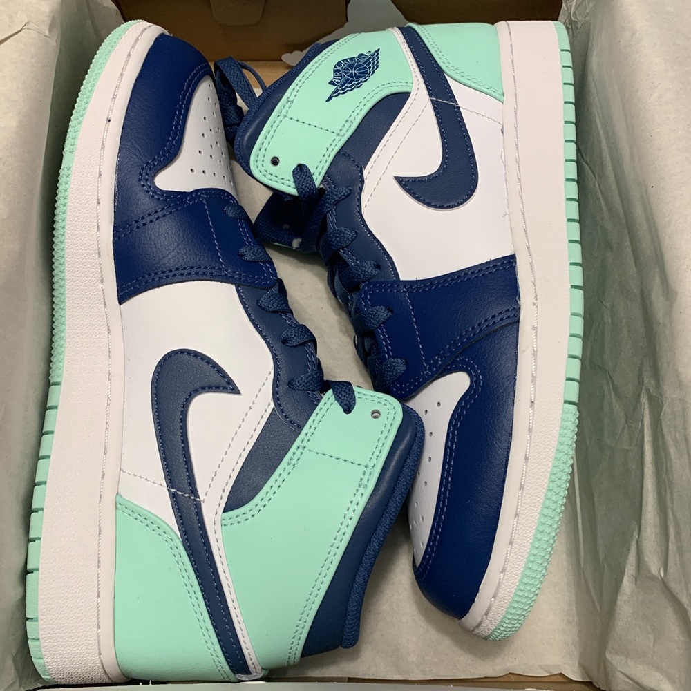 Jordan 1 Mid